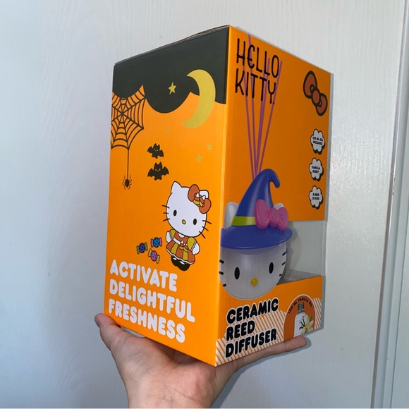 Hello Kitty Witch Reed Diffuser - Picture 2 of 4